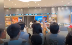 泡泡玛特杭州新店开业2小时就关闭：顾客太多有危险 不知谁是黄牛！