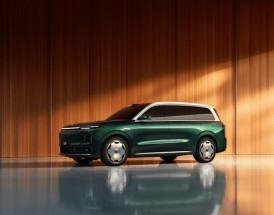 增程干翻纯电！零跑旗舰SUV D19用上80度大电池：能跑500公里！