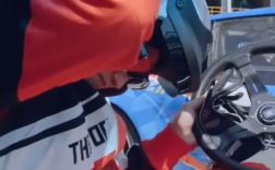 黄景瑜进车2小时逃生6秒钟 到底啥情况