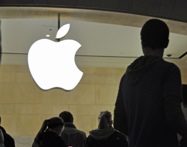 苹果前CEO发声：OpenAI成苹果AI时代劲敌 Siri显得十分滞后！ 