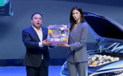 比亚迪第100万汉车主交车！女足最美门将赵丽娜！