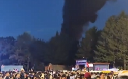 景区表演火焰山结果真着火了 起初大家以为特效！