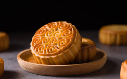 卖不完的月饼都去哪儿了 过期转为饲料收购1吨1500元！