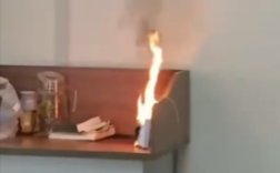 存在爆炸风险！多地机场禁带召回版罗马仕移动电源!