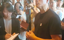 4万亿美元CEO用啥手机 黄仁勋晒机：纯正的安卓系统 非常简洁干净！
