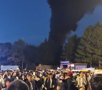 景区表演火焰山结果真着火了 起初大家以为特效！-图1