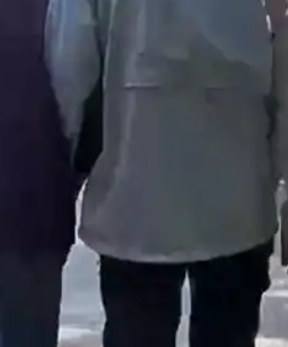 杭州77岁儿子每天陪101岁母亲散步  网友纷纷表示好羡慕他们的母子情！-图1