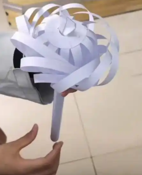 从鞋垫到生态瓶 再到会旋转的纸手工 老师没收学生做的手工越来越高级了！-图2