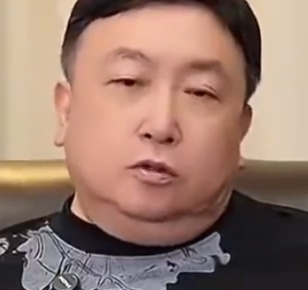 王晶曝成龙曾被粉丝扇耳光 到底怎么回事-图1